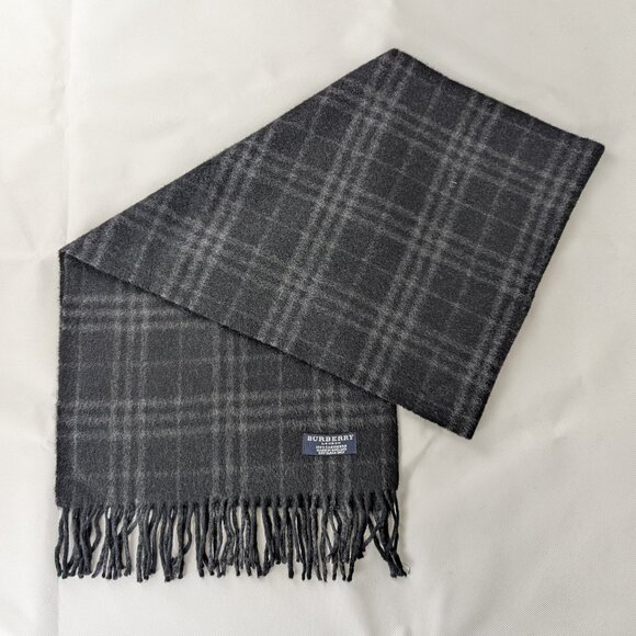 Burberry Unisex 100% Cashmere Scarf – Classic Check Charcoal Gray – Pre-Loved - Picture 1 of 6